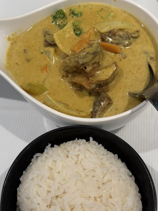 Curry Beef Brisket Rice  (咖喱牛腩飯)